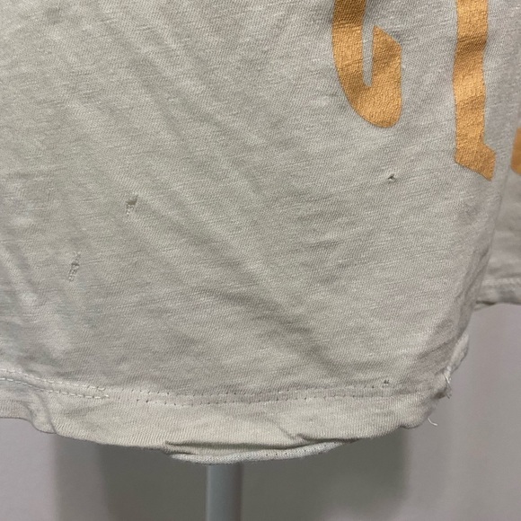 Guess vintage size M v neck graphic tee EUC - Picture 4 of 7